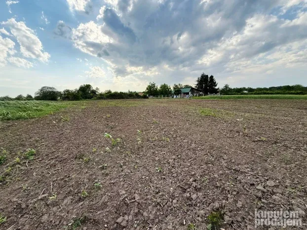 Plac na Fruškoj gori-Banstol za vikendicu