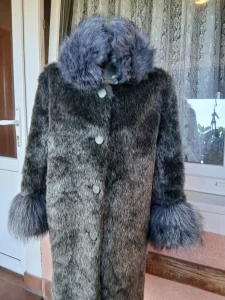 Sivo crna P..S savrsena bunda vel .l.