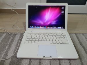MacBook A1342