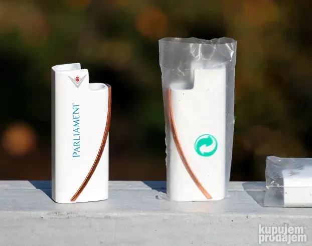 Parliament futrola navlaka za upaljač NOVO