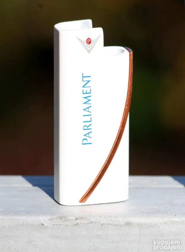 Parliament futrola navlaka za upaljač NOVO