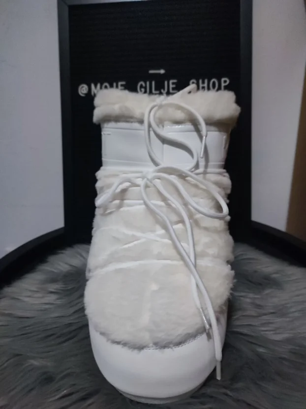 Moon boot