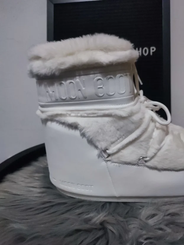 Moon boot