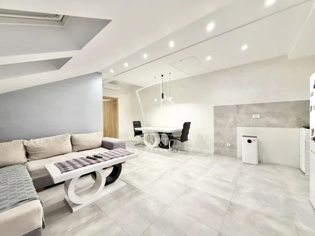 Ugrinovački put 32. deo, Altina, 3.0 trosoban, 59 m²