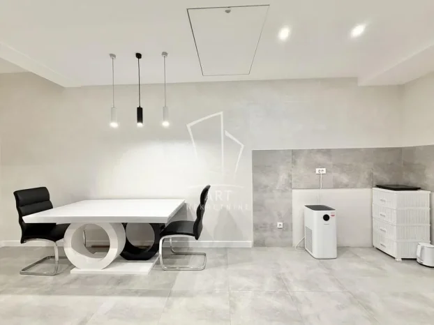 Ugrinovački put 32. deo, Altina, 3.0 trosoban, 59 m²