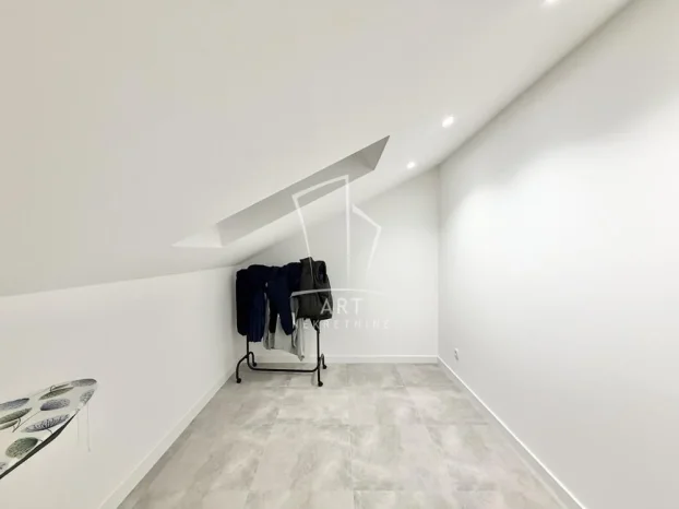 Ugrinovački put 32. deo, Altina, 3.0 trosoban, 59 m²