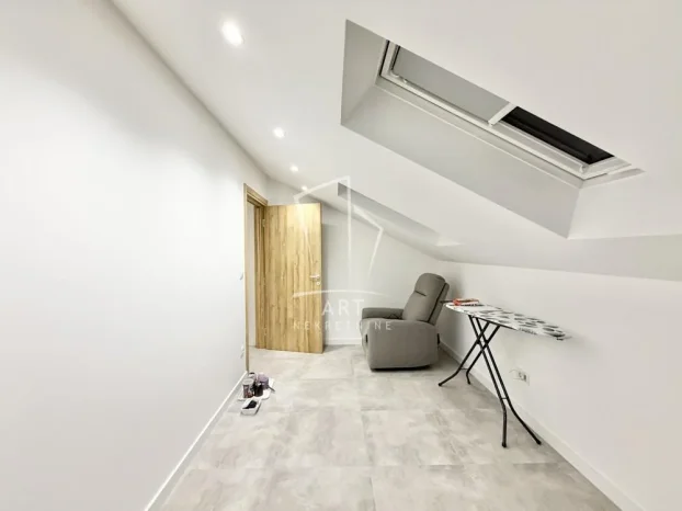 Ugrinovački put 32. deo, Altina, 3.0 trosoban, 59 m²