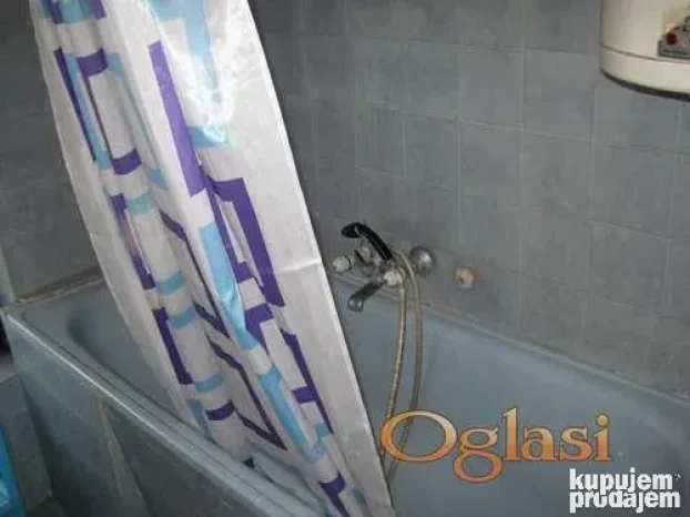 Izdajem sobu za studente