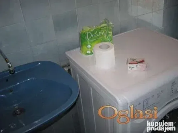 Izdajem sobu za studente