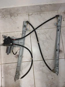 citroen xsara pikaso prednji   desni podizač električni