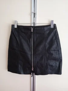 Kozna mini suknja crna H&M velicina EUR38