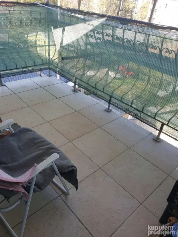 Trosoban stan 90m2 u Novom Sadu HITNO!