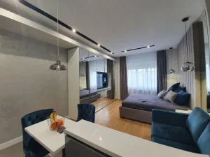 LUX nekretnina u Železničkoj