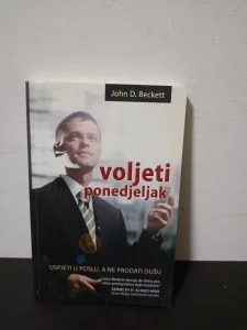 Voljeti ponedeljak - John D. Beckett