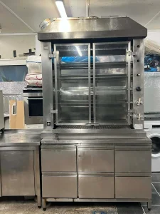 Grill pecenjara za pilici na gas i hladni sto
