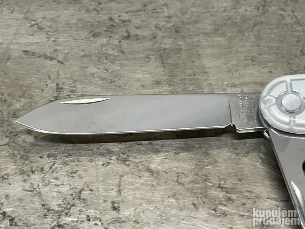 Noz Victorinox multifunkcionalni , nov