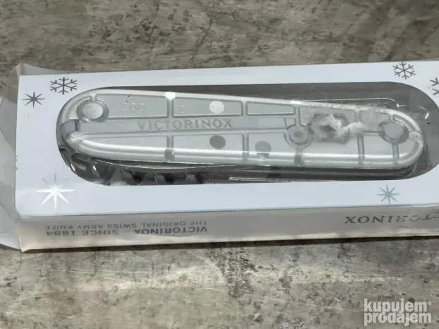 Noz Victorinox multifunkcionalni , nov