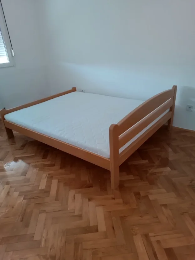 Bračni krevet sa dušekom