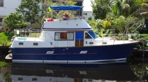 Prodaje se Cascaruda metalna jahta od 12m sa novim dizelom