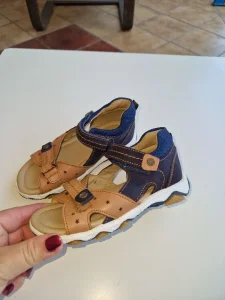 Lasocki kozne sandale br 27