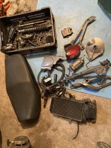 Kawasaki ER 5 delovi