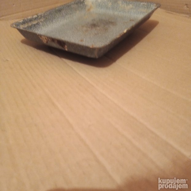 Stara emajlirana posuda