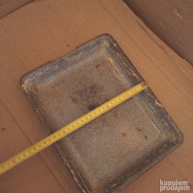 Stara emajlirana posuda