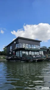 Splav sa mestom u bloku 45
