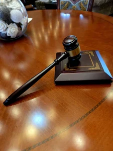 Sudijski čekic za suđenje, kupljen u New Yorku u antikvarnic