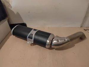 Moto Guzzi V85 TT auspuh