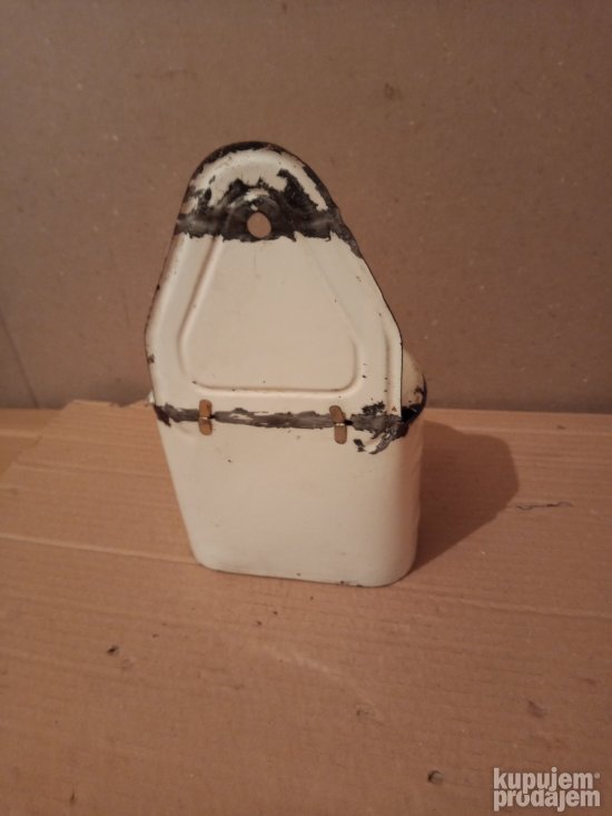 Stara emajlirana posuda