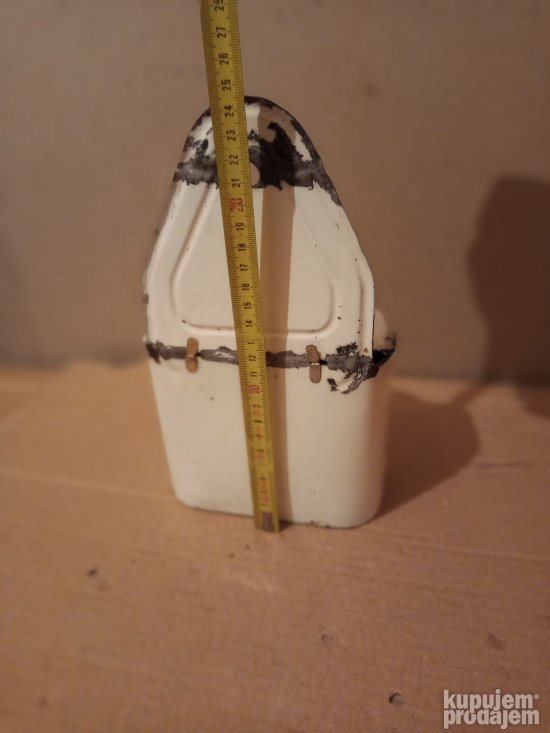 Stara emajlirana posuda