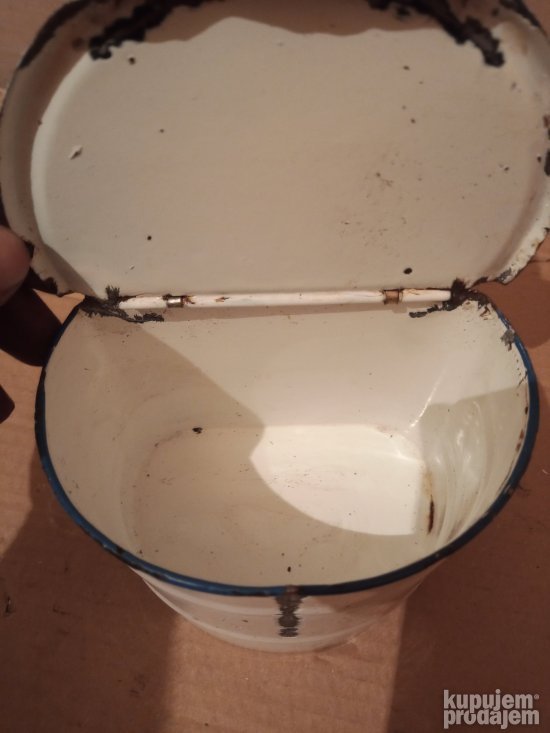 Stara emajlirana posuda