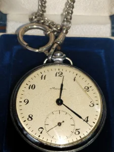 Stari džepni sat Molnija sa lančićem