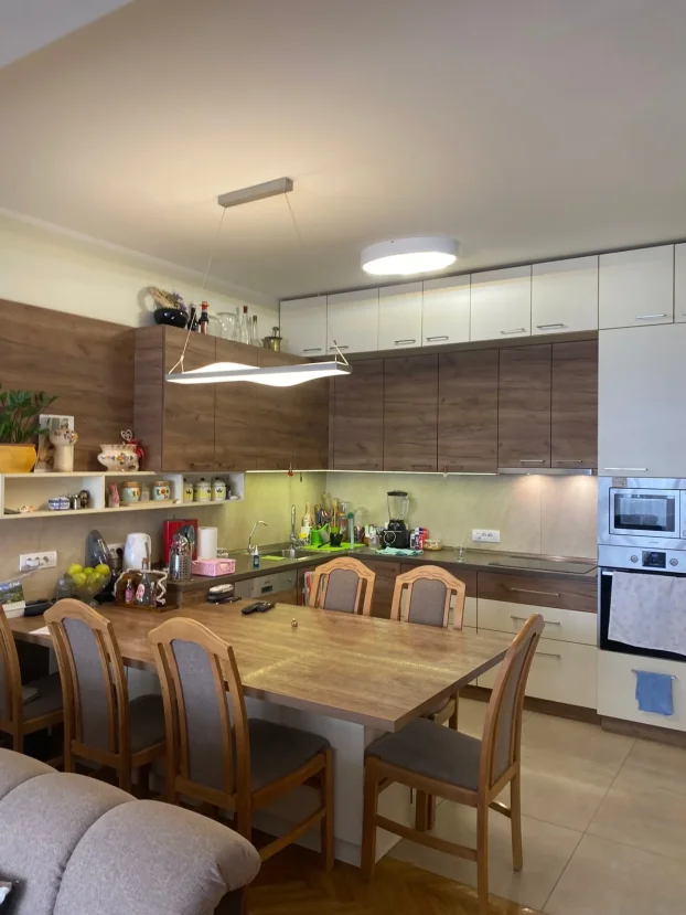 Trg Komenskog, Grbavica, 5+ petosoban, 124 m²