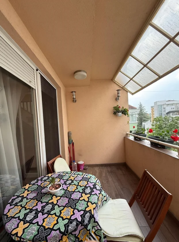 Trg Komenskog, Grbavica, 5+ petosoban, 124 m²