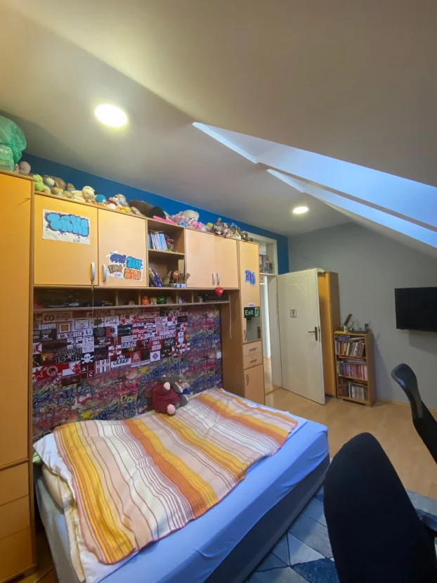 Trg Komenskog, Grbavica, 5+ petosoban, 124 m²