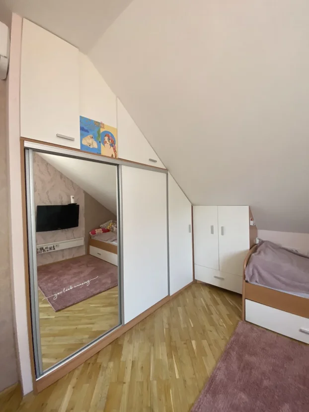 Trg Komenskog, Grbavica, 5+ petosoban, 124 m²