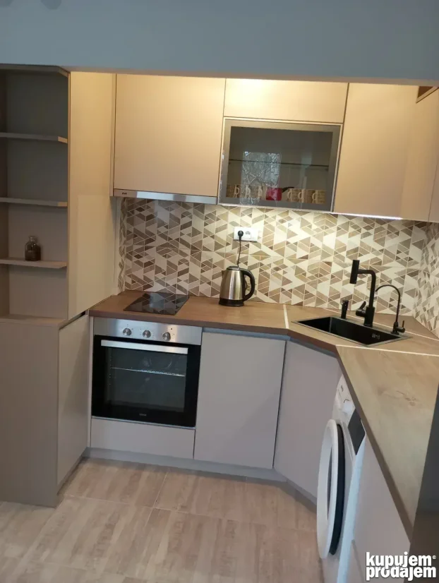 Gazimestanska, Kruševac, Centar, 2.0 dvosoban, 58 m²