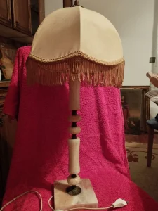 Stona mermer lampa sa sirmom u fronzlama-68cm