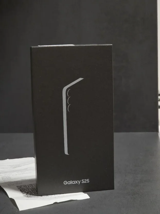 Samsung S25 12/256 Navy NOV Neotpakovan 2god gar.