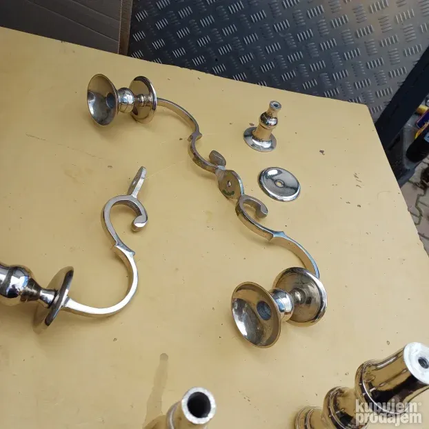 Delovi lustera-lampe