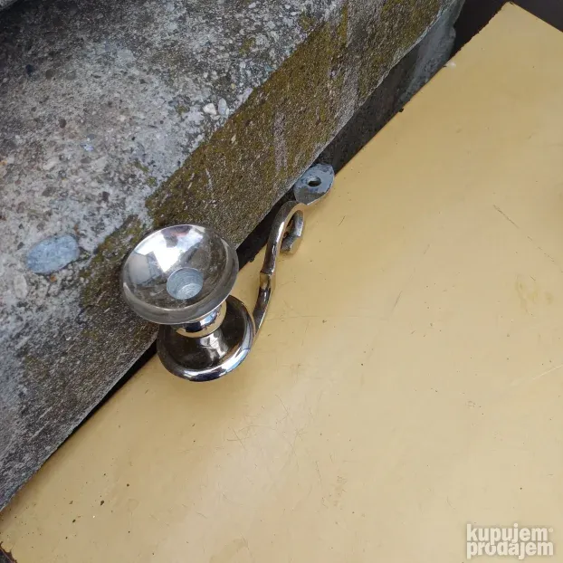 Delovi lustera-lampe