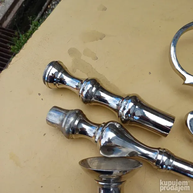 Delovi lustera-lampe