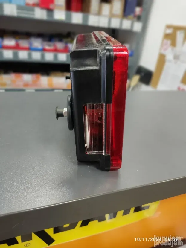 Stop lampa 12v-prikolična- sa sijalicama