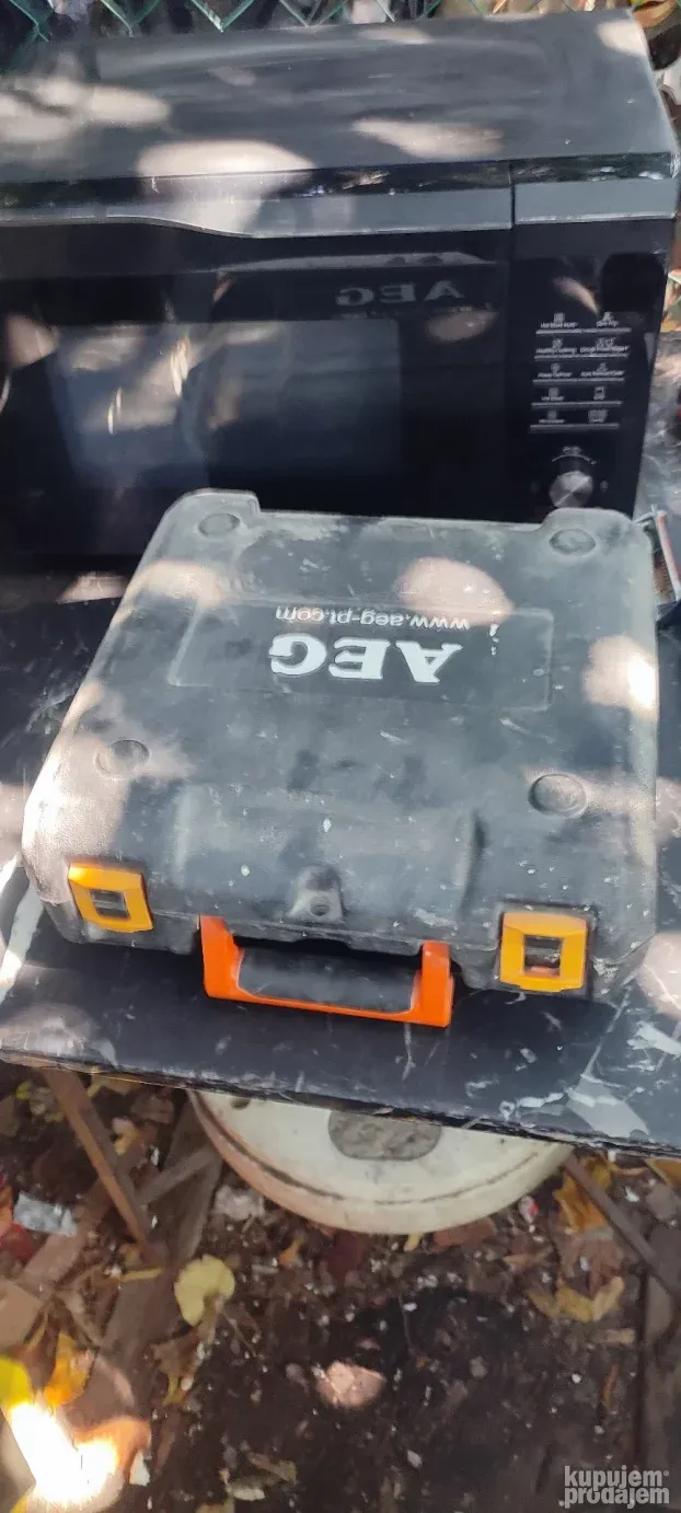 kofer plasticni za aku.busilicu aeg 14,4v.