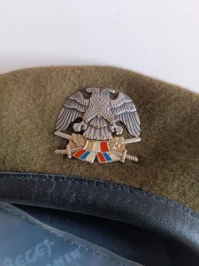 Snb beretka sa oznakom