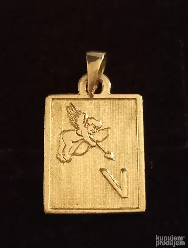 Stari Prelep Srebrni privezak, Ljubavn strela na inicijalu V