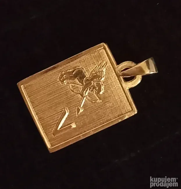 Stari Prelep Srebrni privezak, Ljubavn strela na inicijalu V