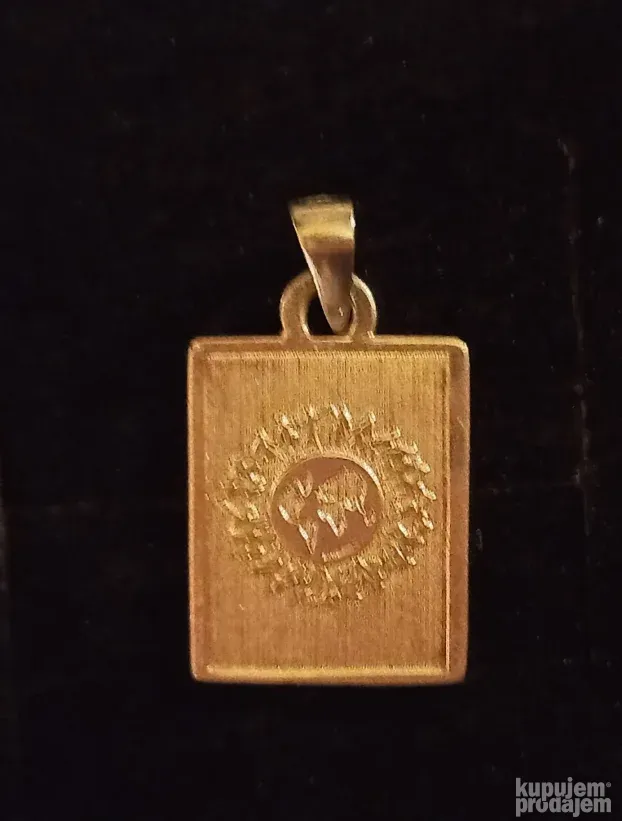 Stari Prelep Srebrni privezak, Ljubavn strela na inicijalu V